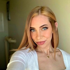 Meet your Posher, Alayna